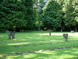 Landau in der Pfalz (Hauptfriedhof – 2. Weltkrieg), Foto © 2009 F. Pfadt