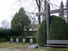 Radolfzell-Liggeringen (Bombenopfer & Soldatengrab), Foto © 2007 W. Leskovar