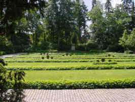 Lüneburg (Zentralfriedhof - Ehrenhain 3), Foto © 2004 Karin Offen