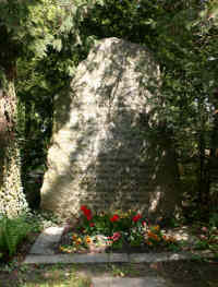 Singen-Hohentwiel (Waldfriedhof: Opfer des Nationalsozialismus), Foto © 2006 W. Leskovar